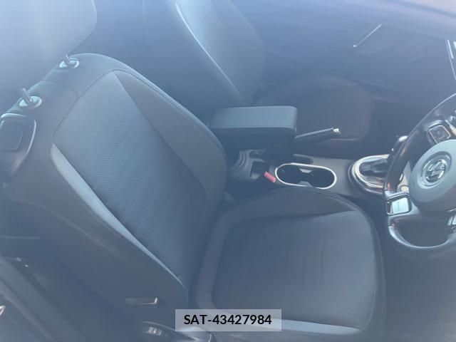 VolksWagen THE BEETLE 2017-06 7061397-17