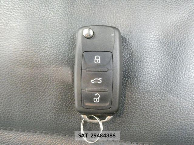VolksWagen THE BEETLE 2016-10 7252859-29