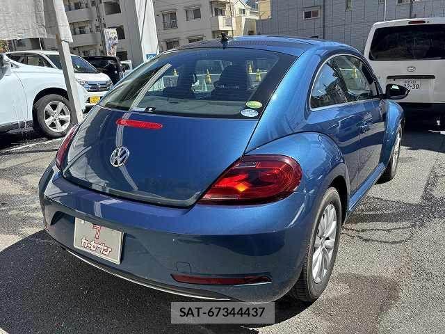 VolksWagen THE BEETLE 2017-08 7458856-16