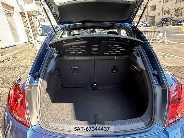 VolksWagen THE BEETLE 2017-08 7458856-26