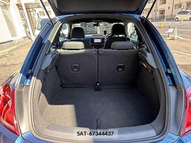 VolksWagen THE BEETLE 2017-08 7458856-27