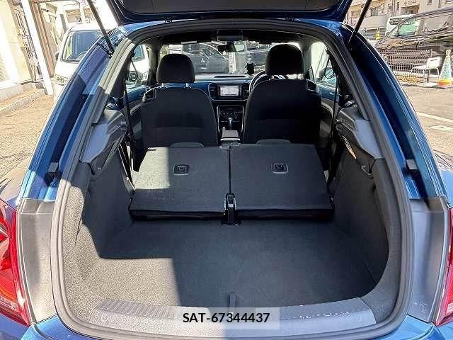 VolksWagen THE BEETLE 2017-08 7458856-28