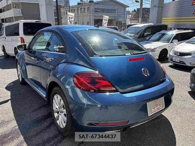 VolksWagen THE BEETLE 2017-08 7458856-2