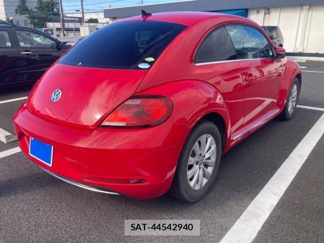 VolksWagen THE BEETLE 2017-07 7621363-2