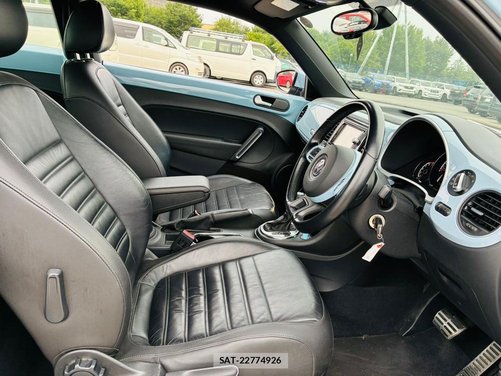 VolksWagen THE BEETLE 2014-02 6915425-9