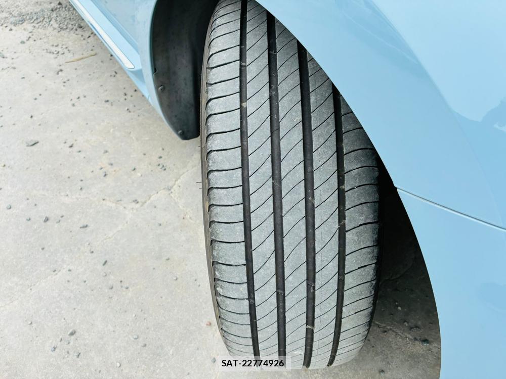 VolksWagen THE BEETLE 2014-02 6915425-28
