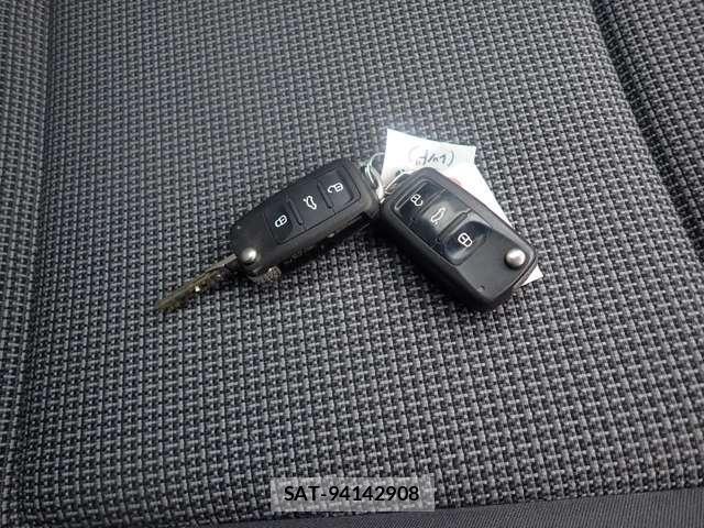 VolksWagen THE BEETLE 2015-02 8102745-25