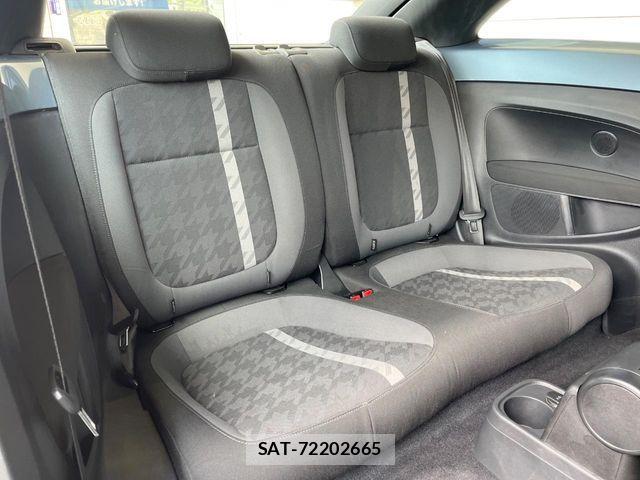 VolksWagen THE BEETLE 2017-03 8102739-9