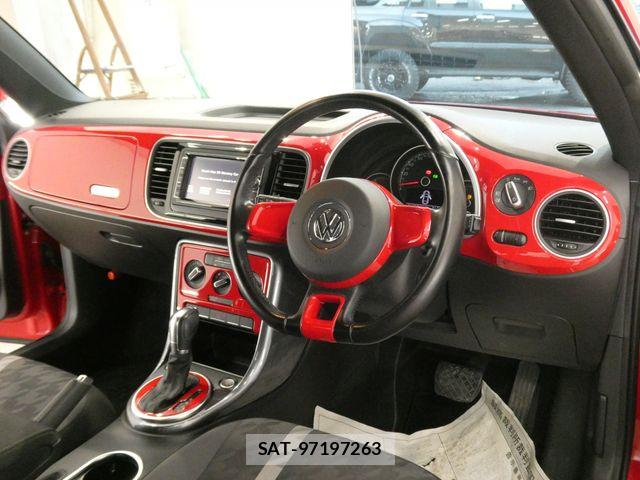 VolksWagen THE BEETLE 2018-06 8211031-23