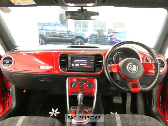 VolksWagen THE BEETLE 2018-06 8211031-2