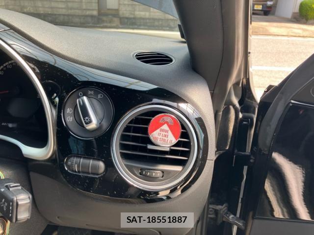 VolksWagen THE BEETLE 2013-02 8318121-9