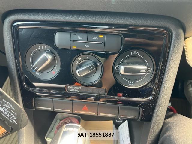 VolksWagen THE BEETLE 2013-02 8318121-20