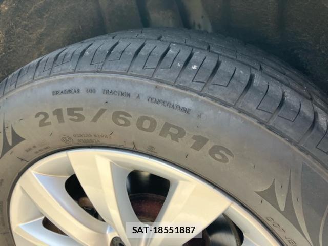 VolksWagen THE BEETLE 2013-02 8318121-6