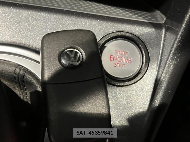 VolksWagen THE BEETLE 2018-02 8318120-13