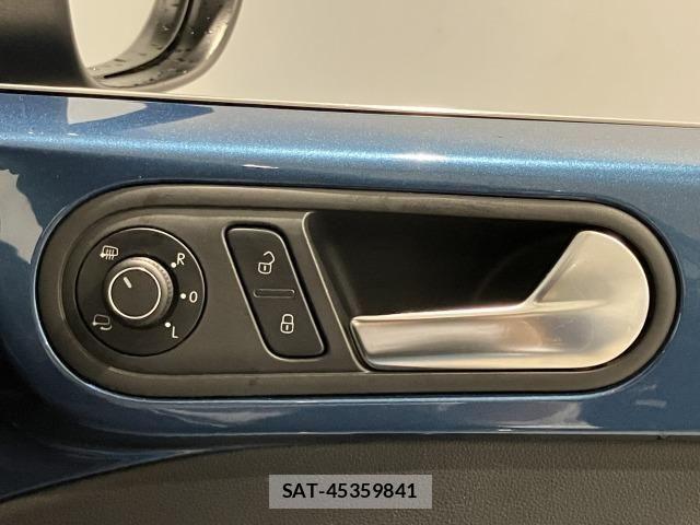 VolksWagen THE BEETLE 2018-02 8318120-14