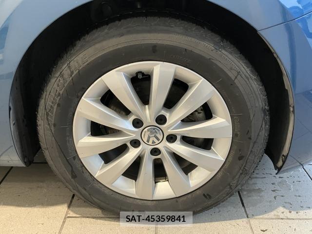 VolksWagen THE BEETLE 2018-02 8318120-15