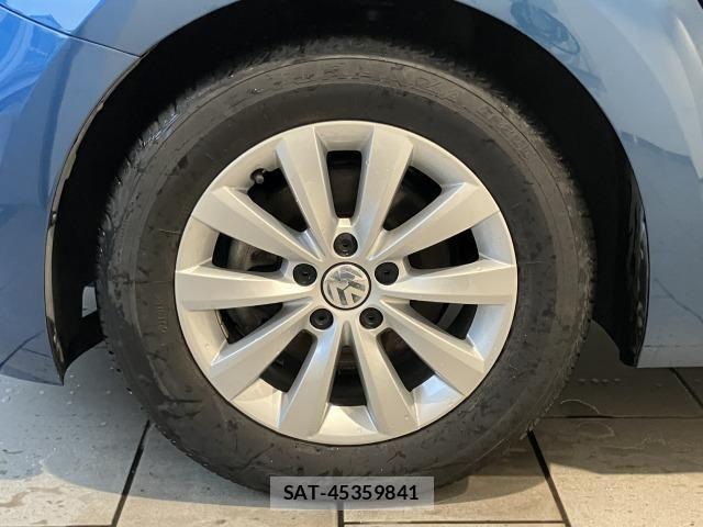 VolksWagen THE BEETLE 2018-02 8318120-17