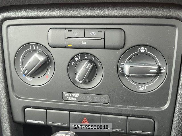 VolksWagen THE BEETLE 2016-11 8369763-14