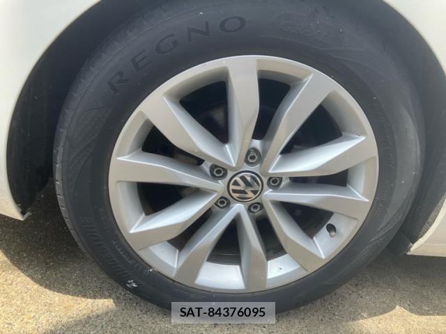 VolksWagen THE BEETLE 2012-08 8415870-5
