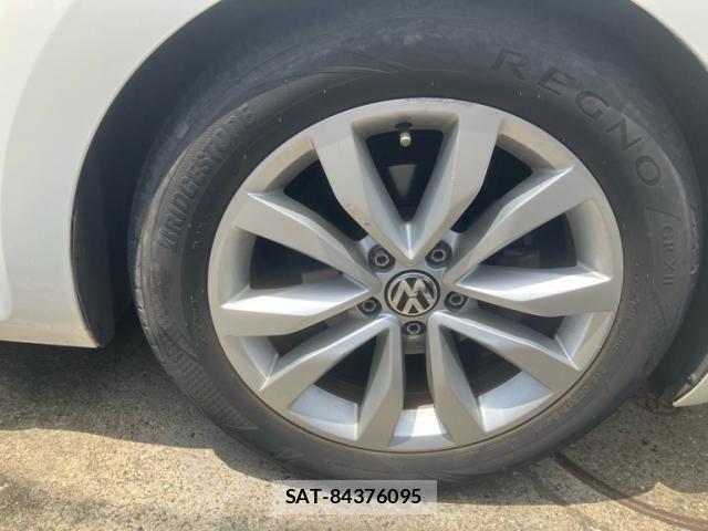 VolksWagen THE BEETLE 2012-08 8415870-6
