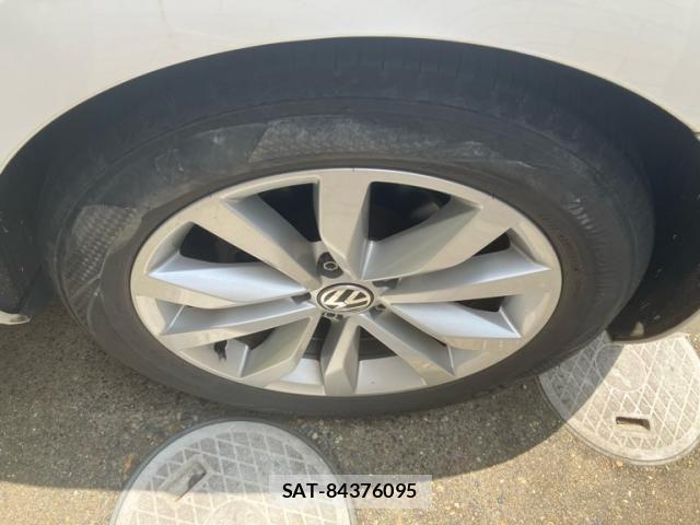 VolksWagen THE BEETLE 2012-08 8415870-7