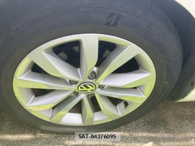 VolksWagen THE BEETLE 2012-08 8415870-8
