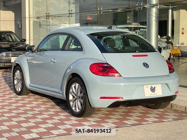 VolksWagen THE BEETLE 2015-08 8528240-17