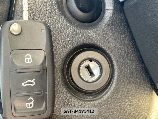 VolksWagen THE BEETLE 2015-08 8528240-7