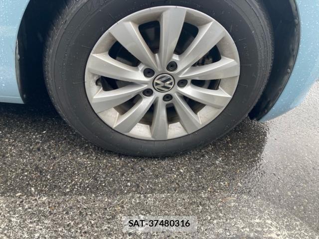 VolksWagen THE BEETLE 2015-09 8832527-5