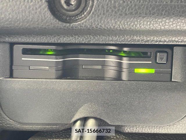 VolksWagen THE BEETLE 2017-04 8851098-7