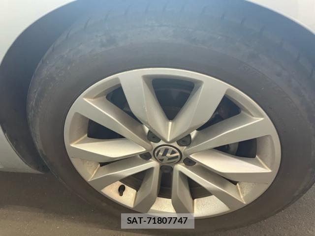 VolksWagen THE BEETLE 2013-03 8884621-4