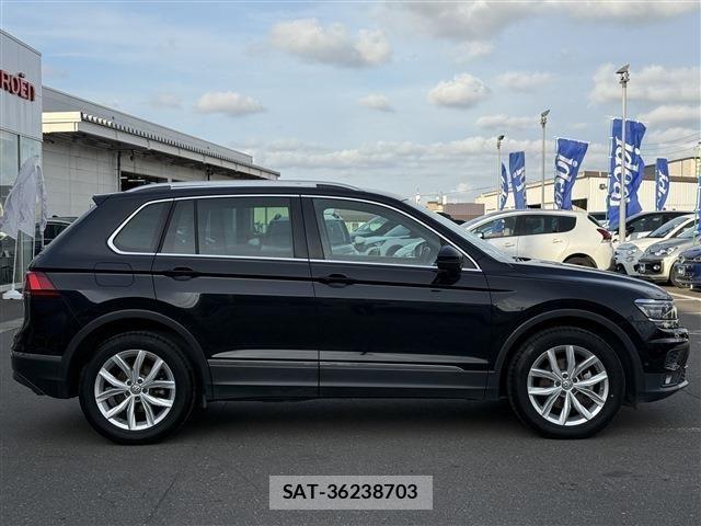 VolksWagen TIGUAN 2018-09 1665323-3