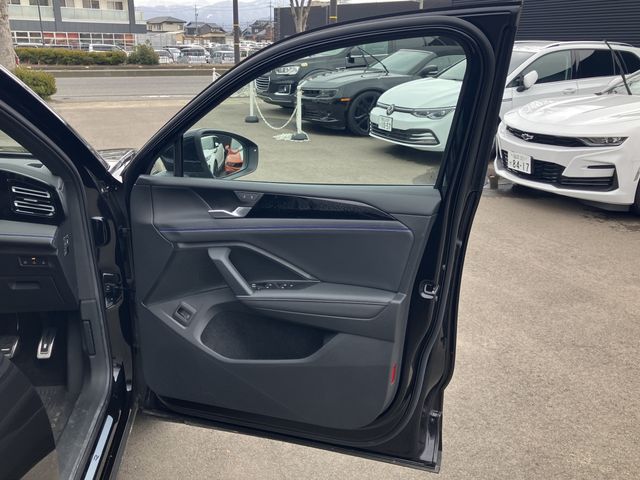 VolksWagen TIGUAN 2025-02 3687858-5