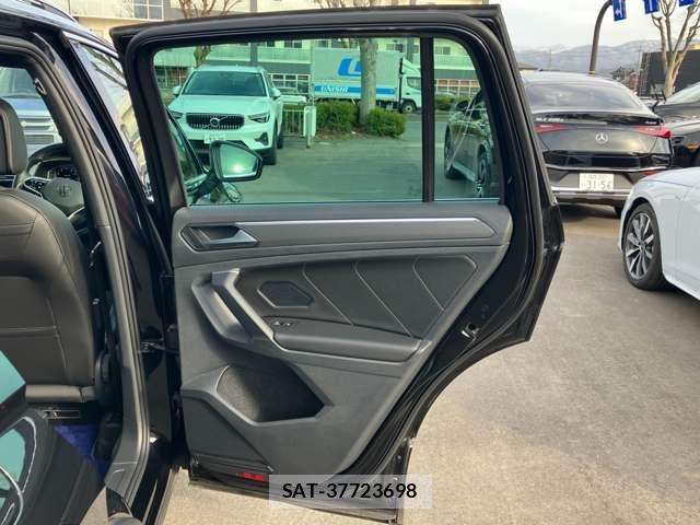 VolksWagen TIGUAN 2023-02 6023211-16