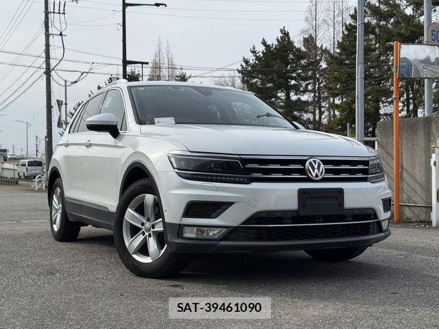 VolksWagen TIGUAN 2017-06 6307302-6