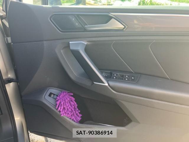 VolksWagen TIGUAN 2017-02 6915434-15