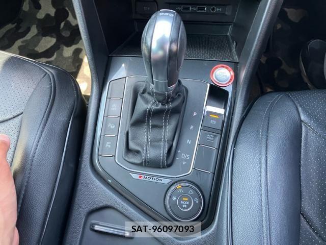 VolksWagen TIGUAN 2019-03 7331220-21