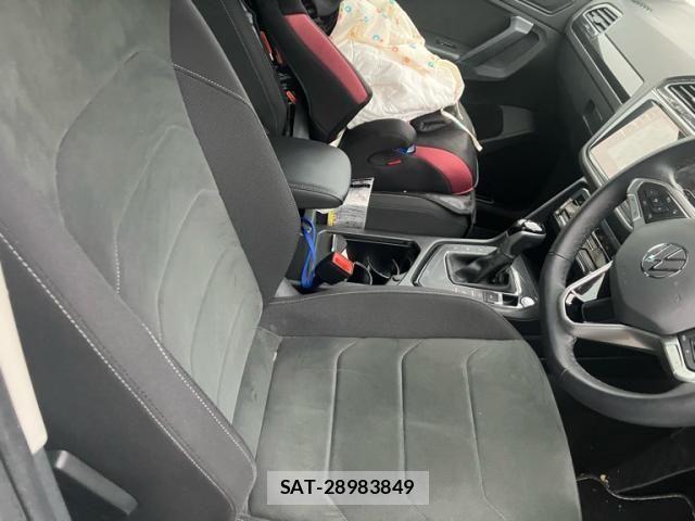 VolksWagen TIGUAN 2021-07 7394873-14