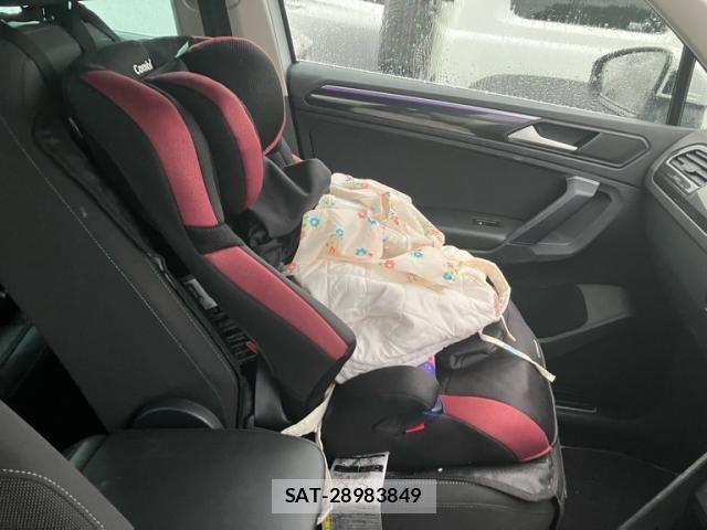 VolksWagen TIGUAN 2021-07 7394873-18