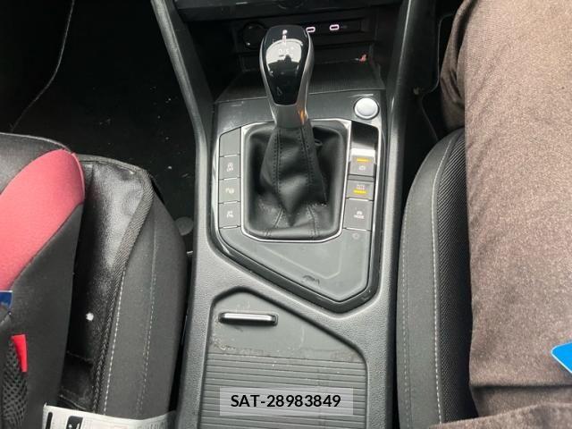 VolksWagen TIGUAN 2021-07 7394873-21