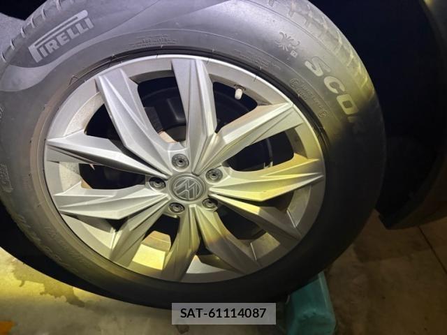 VolksWagen TIGUAN 2019-09 7394874-9