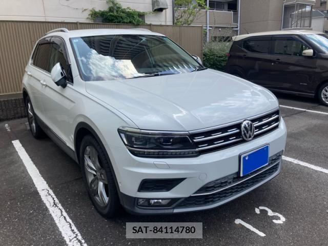 VolksWagen TIGUAN 2018-03 7621364-1