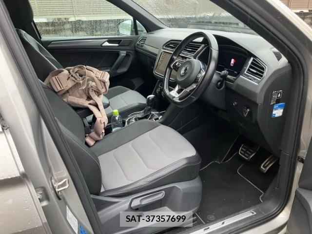 VolksWagen TIGUAN 2019-08 7621365-12
