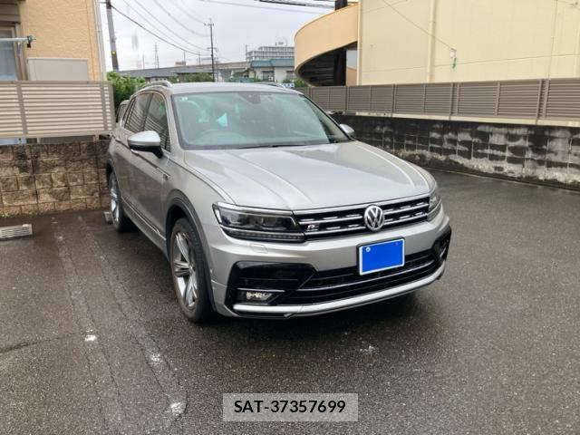VolksWagen TIGUAN 2019-08 7621365-2