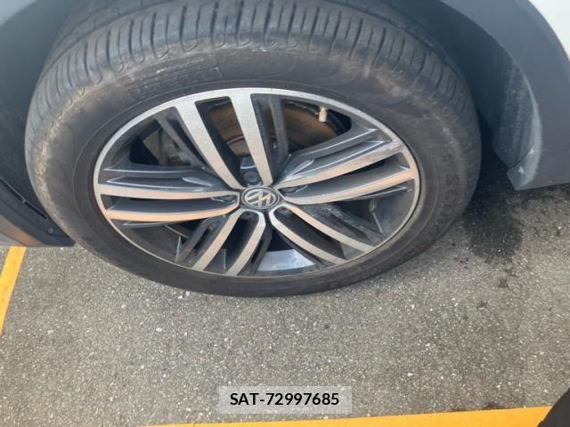 VolksWagen TIGUAN 2019-03 8102747-7