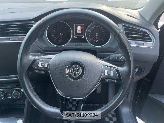 VolksWagen TIGUAN 2018-07 8102748-13