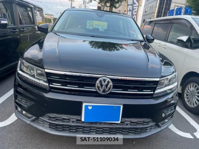 VolksWagen TIGUAN 2018-07 8102748-2