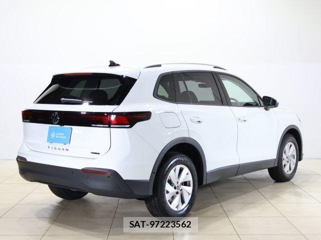 VolksWagen TIGUAN 2026-06 8211033-1
