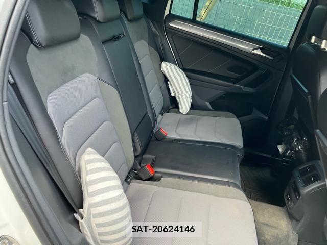 VolksWagen TIGUAN 2018-03 8318126-14