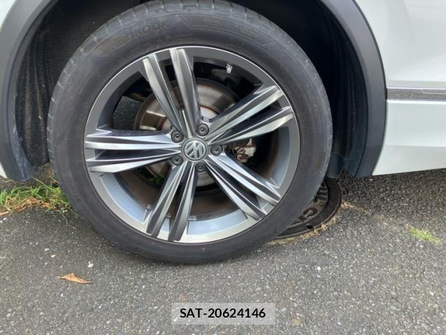 VolksWagen TIGUAN 2018-03 8318126-3